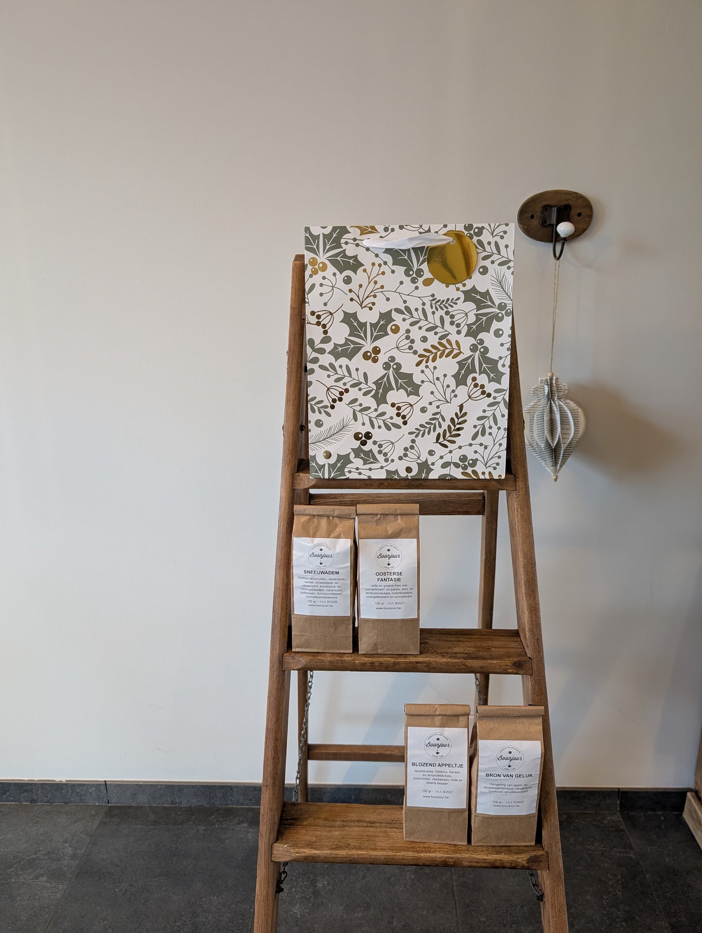 NIEUW: 'Meenemertje': kant-en-klaar cadeaupakket met 4 soorten losse thee